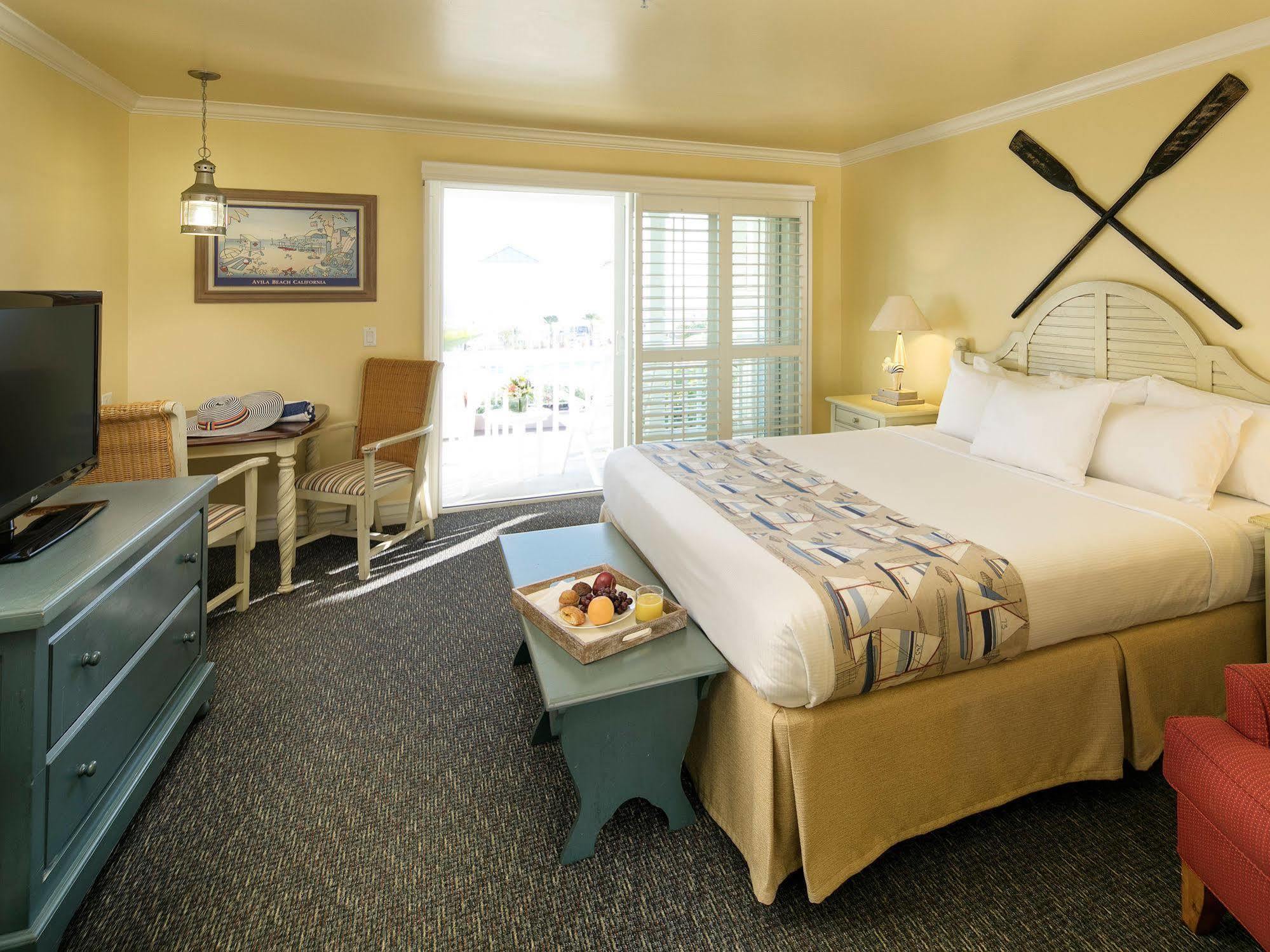 Hotel Avila Lighthouse 3*